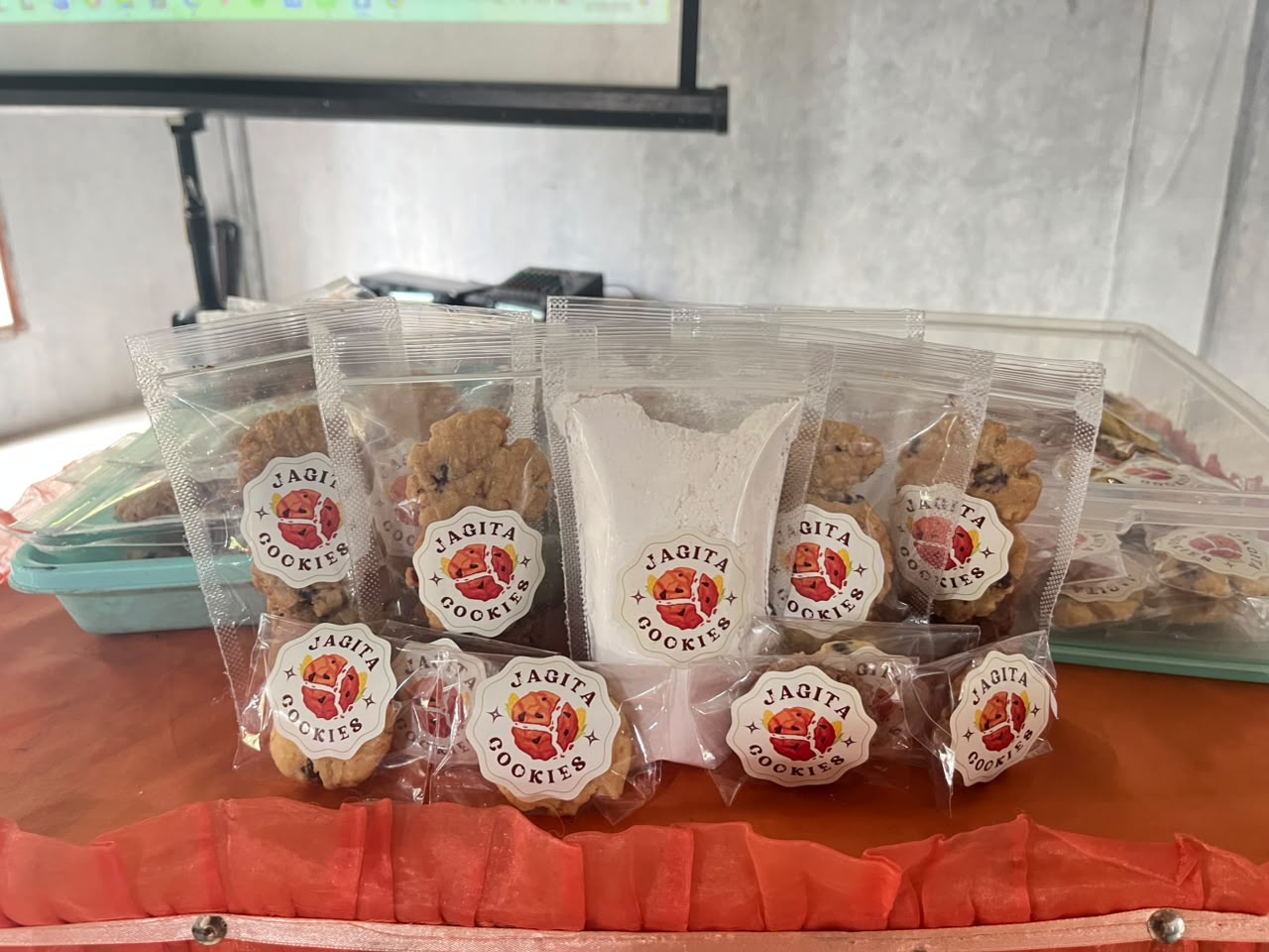Mahasiswa KKN Profesi Kesehatan UNG Kembangkan JAGITA COOKIES sebagai Makanan Pendamping Bergizi bagi Ibu dan Balita di Desa Reksonegoro