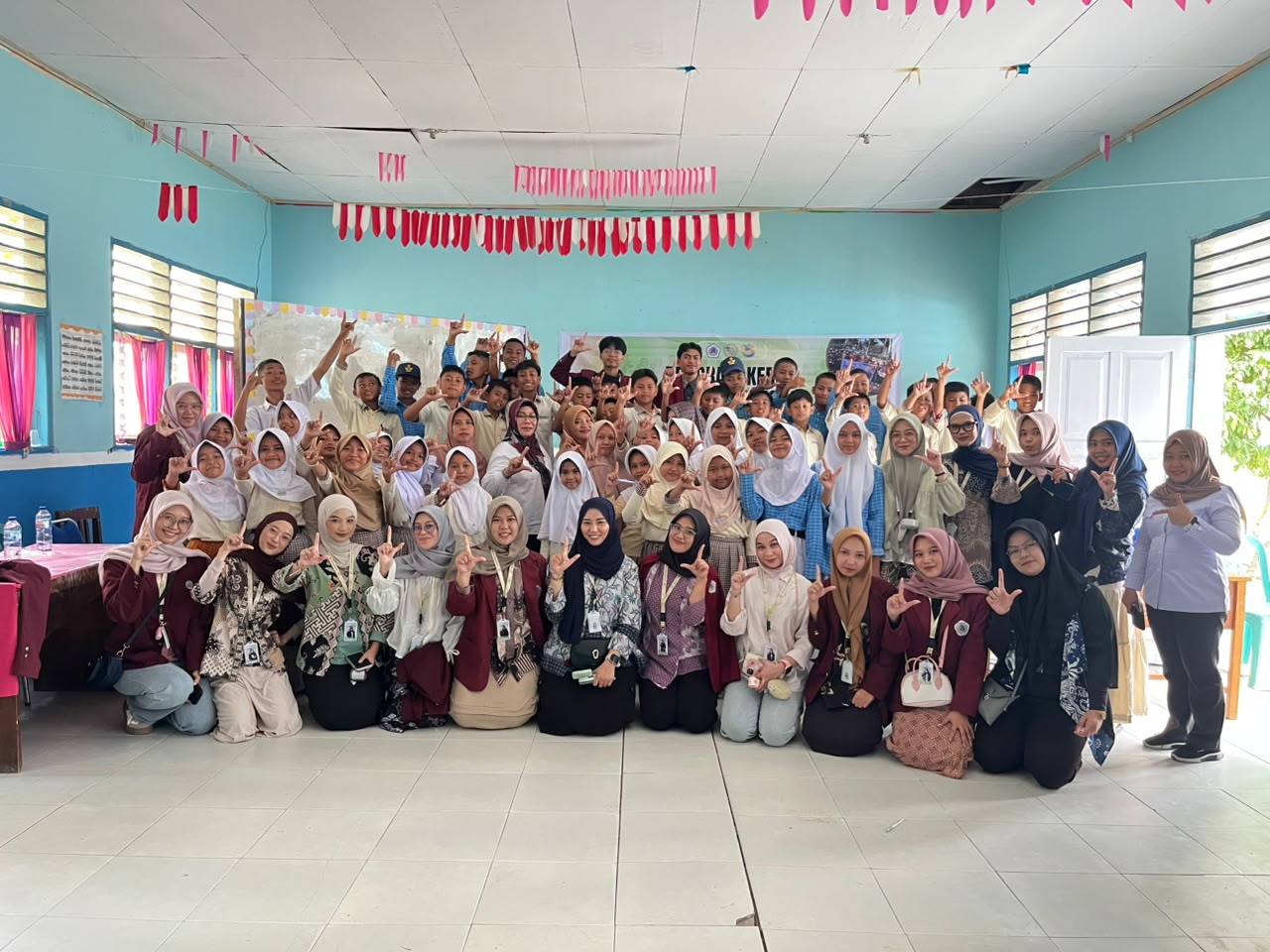 Mahasiswa KKN-PK UNG Desa Reksonegoro Gelar Sosialisasi Manajemen Bencana bagi Siswa SDN 25 Tibawa